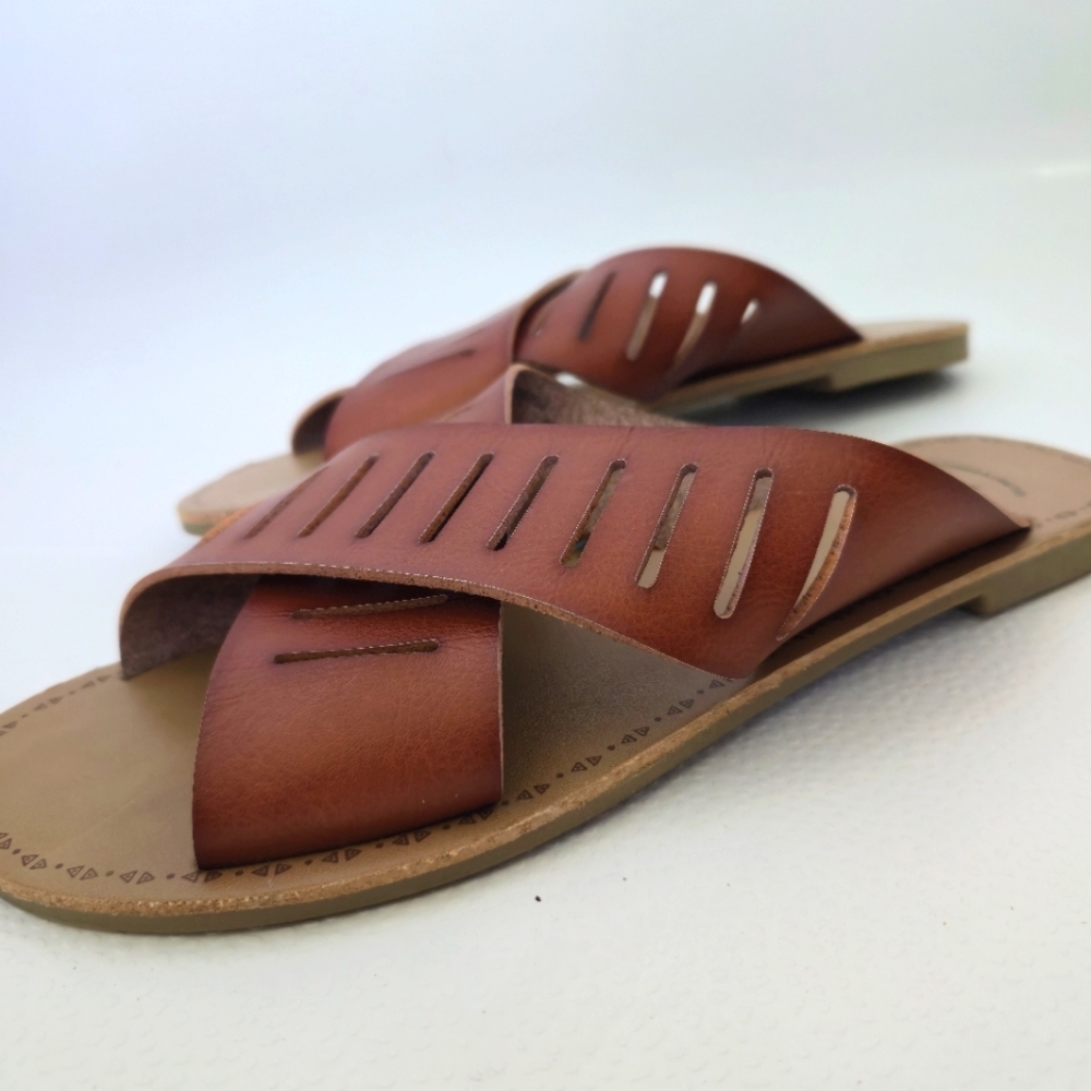 GAP Brown Sandals Criss-Cross Design Slip-On - Picture 5 of 10